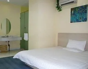 Hanting Jinshajiang Road Branch ** 上海